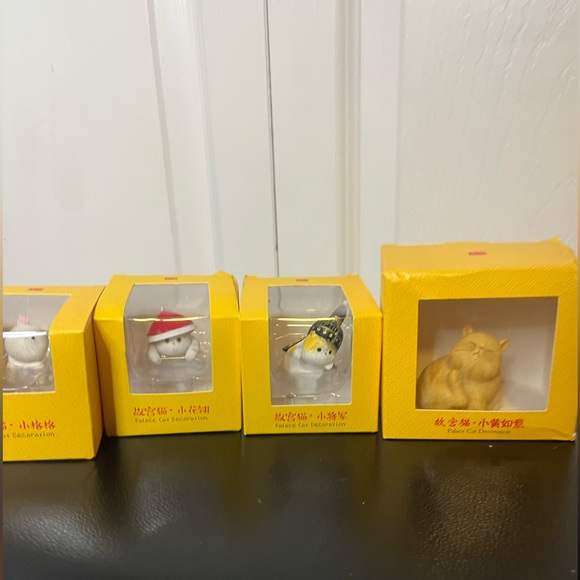 Chinese Palace Cat Decorations. - Picture 3 of 6